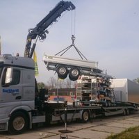 Fahrzeugtransporter mit Anhänger